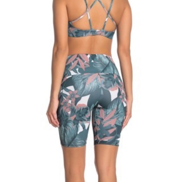 Onzie ⚡️ NWT biker shorts - Picture 2 of 6